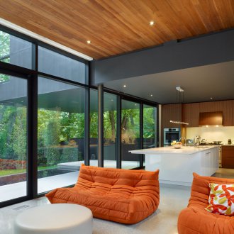 Πορτοκαλί καναπέ χωρίς πλαίσιο