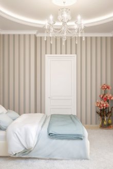 Ρίξτε ταπετσαρία και εκτυπώστε στο κλασικό υπνοδωμάτιο