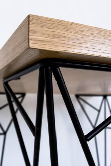 Μινιμαλιστικό στυλ μεταλλικό τραπέζι