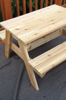 Πίνακας με πάγκο για καλοκαιρινή κατοικία