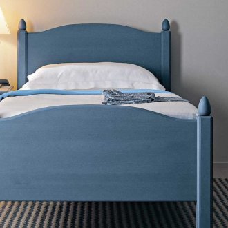 Ξύλινο μπλε κρεβάτι