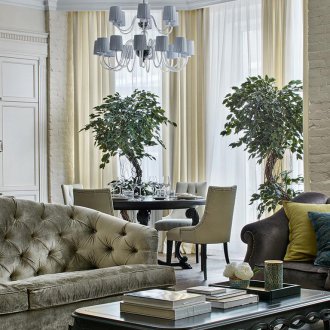 Σαλόνι-τραπεζαρία με παράθυρο κόλπων