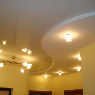 Γυψοσανίδα στο διάδρομο