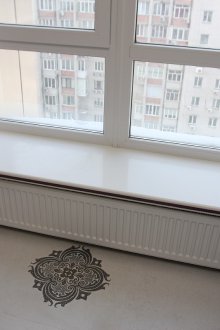 Στρογγυλεμένο πλαστικό περβάζι παραθύρου