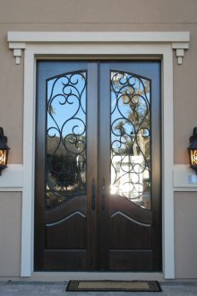 Ξύλινη πόρτα provence