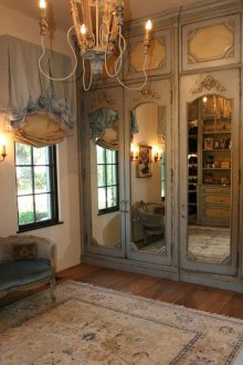 Το στιλ της Προβηγκίας αντικατοπτρίζει την πόρτα