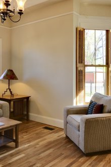 Καθιστικό με παράθυρο κόλπων στη χώρα