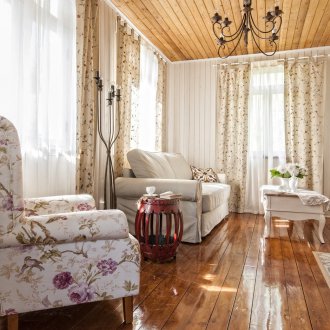 Καθιστικό στο στυλ της Προβηγκίας στη χώρα