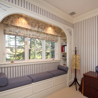 Κλείστε το παράθυρο στο σαλόνι