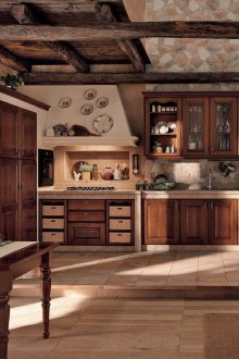 Όμορφη καφέ ταπετσαρία στο σπίτι