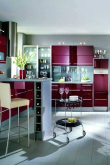 Πλένεται γκρι ταπετσαρία στην κουζίνα