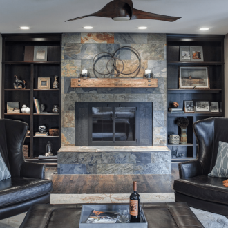 Το Wenge ράφια στο σαλόνι