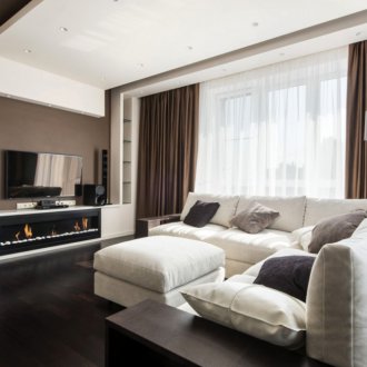 Καφέ κουρτίνες στο διαμέρισμα