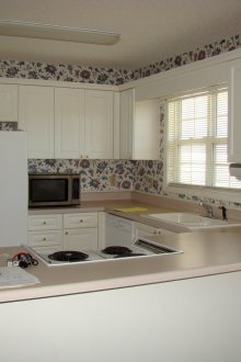Floral ταπετσαρία βινυλίου στην κουζίνα