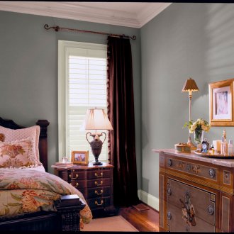 Καφέ κουρτίνες στο υπνοδωμάτιο