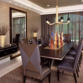 Καφέ κουρτίνες στην τραπεζαρία