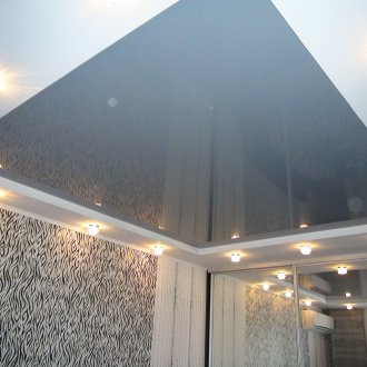 Γκρι τέντωμα οροφής