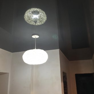 Σκούρο γκρι οροφή