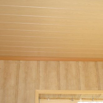 Οροφή από ξύλινα πλαίσια από PVC