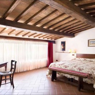 Οροφή σε στιλ σαλέ