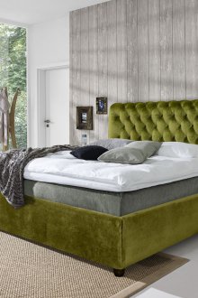 Πράσινο κρεβάτι για καλοκαιρινή κατοικία