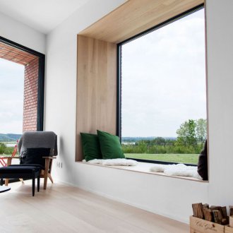 Ξύλινο παραθυρόφυλλο με πλαγιές