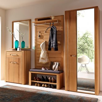 Πάγκος από στερεό ξύλο στο διάδρομο