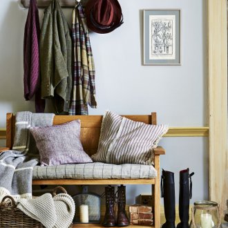 Πάγκος με ράφι για παπούτσια στο διάδρομο