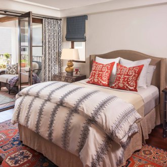 Περσικό χαλί στην κρεβατοκάμαρα