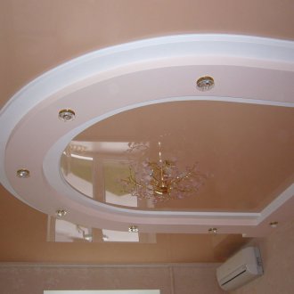 Techo con figuras beige