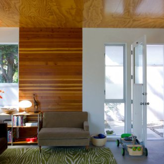 Κόντρα πλακέ με λάκα