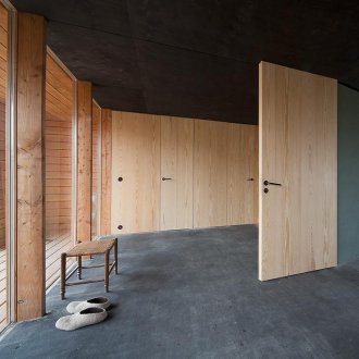 Ζωγραφική κόντρα πλακέ στην οροφή