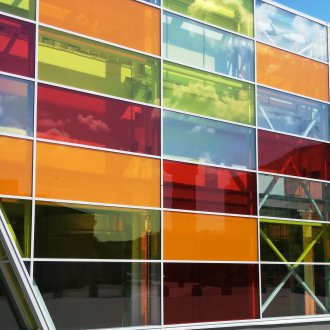 Πολύχρωμο αντηλιακό