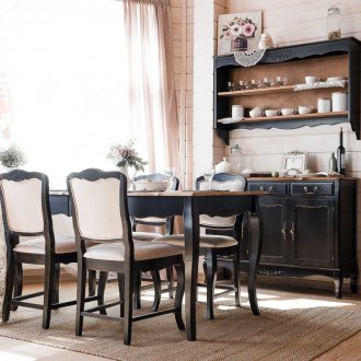 Dresser στο στυλ της Προβηγκίας στο σαλόνι