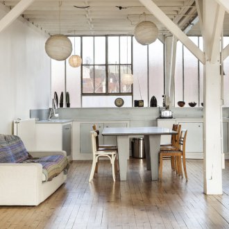 Μικρός καναπές στυλ σοφίτας