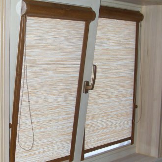 Μπεζ καφέ κουρτίνες