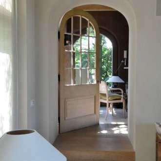 Ζωγραφίζοντας τις πλαϊνές πόρτες