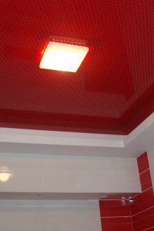 Σκαλισμένη ψευδοροφή στο μπάνιο