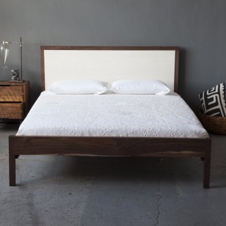 Μινιμαλιστικό στυλ καρυδιού κρεβάτι