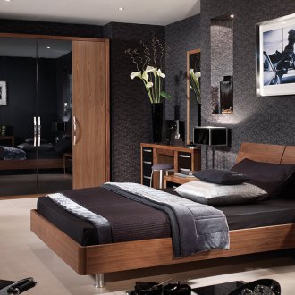 Κρεβάτι από καρυδιά