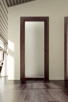 Πόρτα με φύλλα με μοτίβο