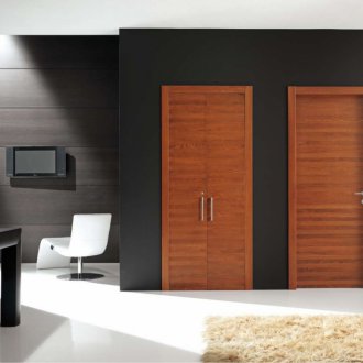 Πόρτα κεραμιδιών με φύλλα