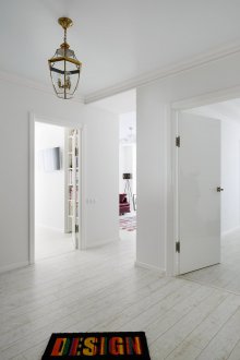 Vintage πολυέλαιος στο διάδρομο