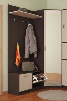 Γωνιακό δωμάτιο με καθρέφτη