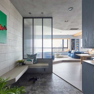 Στεγαστικό οροφή στο διάδρομο