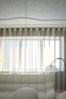 Διαφανείς λευκές κουρτίνες για την αίθουσα