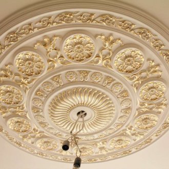 Έξω από την οροφή