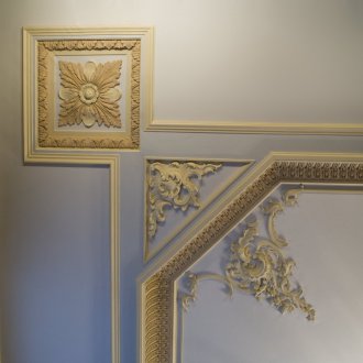 Διακόσμηση της οροφής μιας χύτευσης γυψοσανίδας