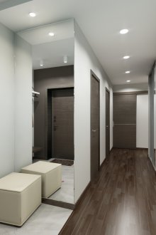 Φουλάρι σε φύλλα στο διάδρομο