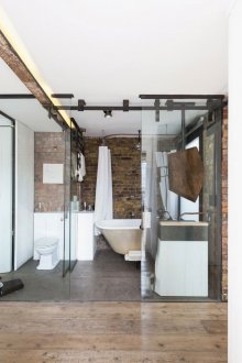 Διαφανή πόρτα μπάνιου